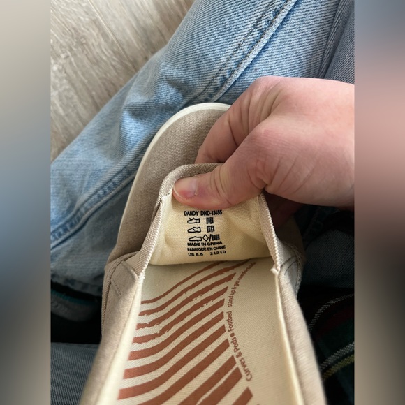 NWT Taos Women's Dandy Sneaker Slip On Oat Wash Canvas- Size 8.5 - Picture 7 of 7